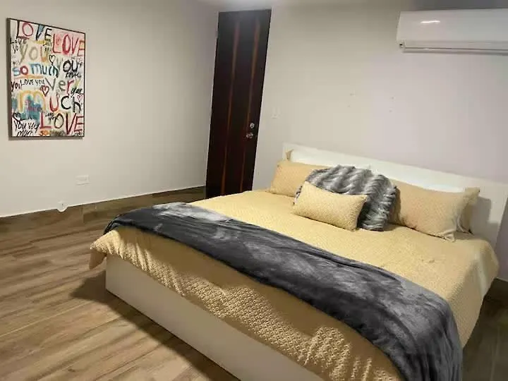 Villa Blue Sea Spacious Family Retreat دورادو